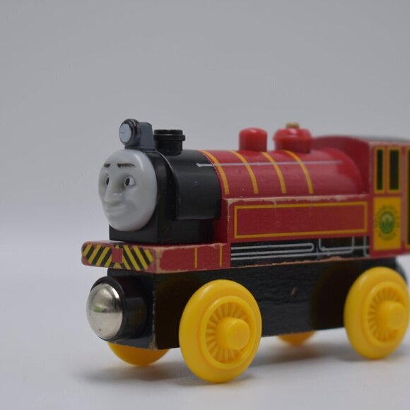 VICTOR - Learning Curve Thomas & Friends Wooden Railway Train Tank Engine 2003 - Picture 2 of 9